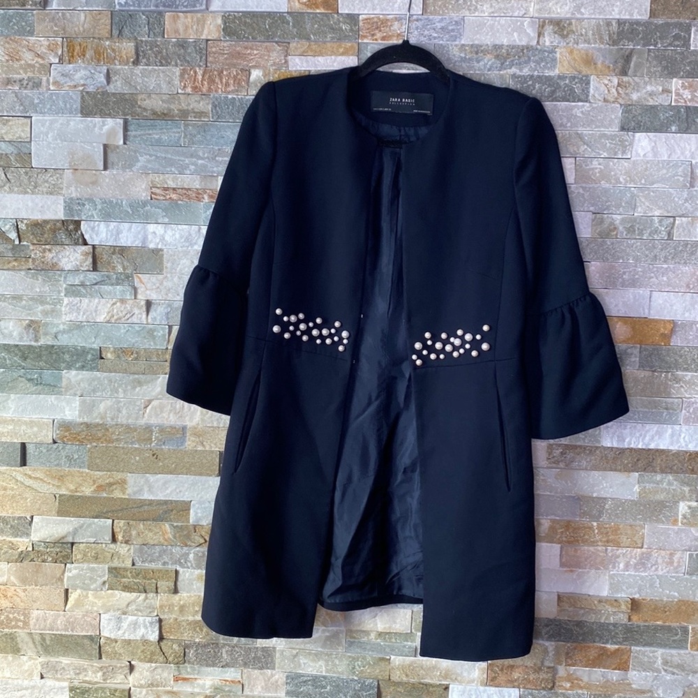 Zara coat with pearls and short sleeves